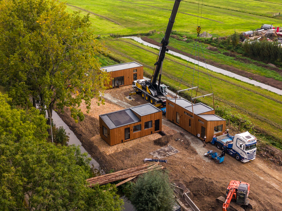 Verplaatsing tiny house in Klein Oud Alblas